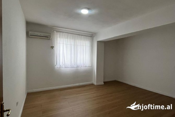 JEPET AMBJENT BIZNESI OSE APARTAMENT ME QIRA