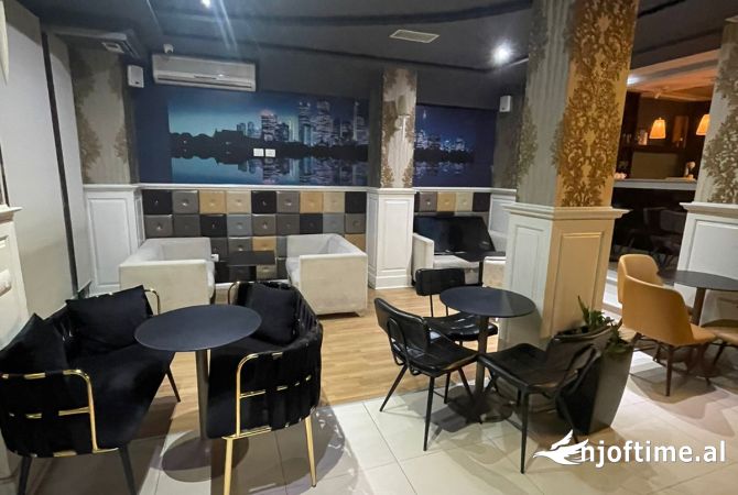 Ambient biznesi me qera 2+1 ne Tirane - 2,500 Euro