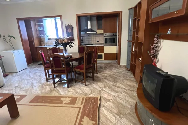 Attic (top floor of the roof) for rent in Tirana 2+1, Furnished