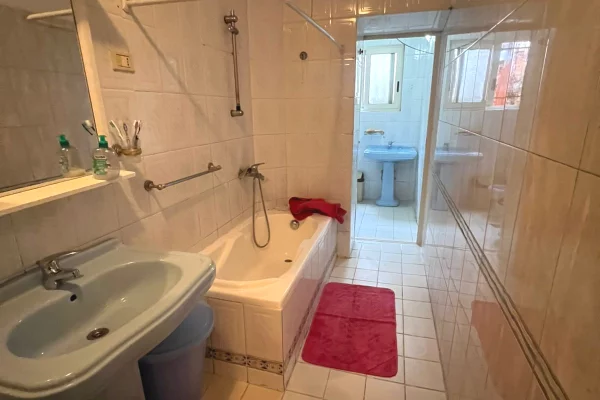 Shtepi me qera 2+1 ne Tirane - 50,000 Leke