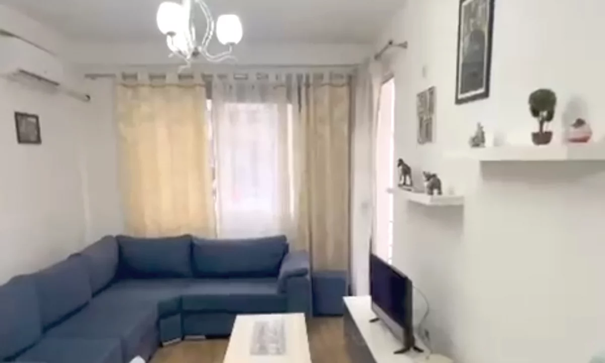 Shtepi ne shitje Apartament ne Tirane, 1+1, Mobilimi E mobiluar, Pagesa 115,000  Euro.