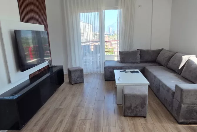 Shtepi me qera Apartament ne Tirane, 2+1, Mobilimi E mobiluar, Pagesa 700  Euro.