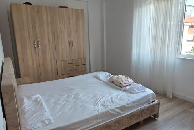 Shtepi me qera Apartament ne Tirane, 2+1, Mobilimi E mobiluar, Pagesa 700  Euro.