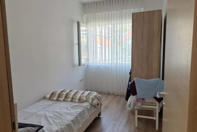 Shtepi me qera Apartament ne Tirane, 2+1, Mobilimi E mobiluar, Pagesa 700  Euro.