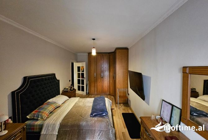 Shtepi ne shitje Apartament ne Tirane, 1+1, Mobilimi E mobiluar, Pagesa 118,000  Euro.