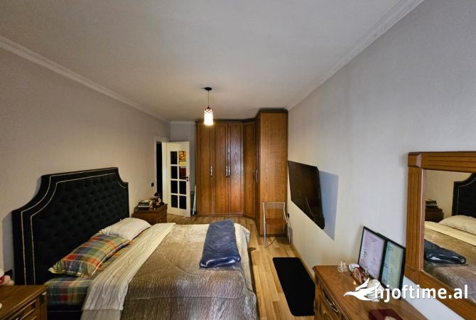 Shtepi ne shitje Apartament ne Tirane, 1+1, Mobilimi E mobiluar, Pagesa 118,000  Euro.