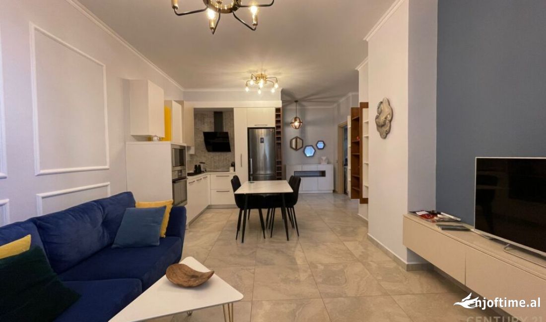 Shtepi ne shitje Apartament ne Tirane, 2+1, Mobilimi E mobiluar, Pagesa 159,999  Euro.