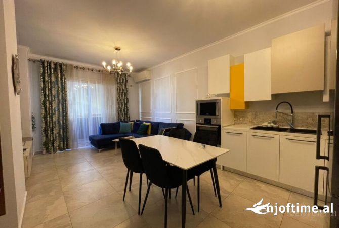 Shtepi ne shitje Apartament ne Tirane, 2+1, Mobilimi E mobiluar, Pagesa 159,999  Euro.
