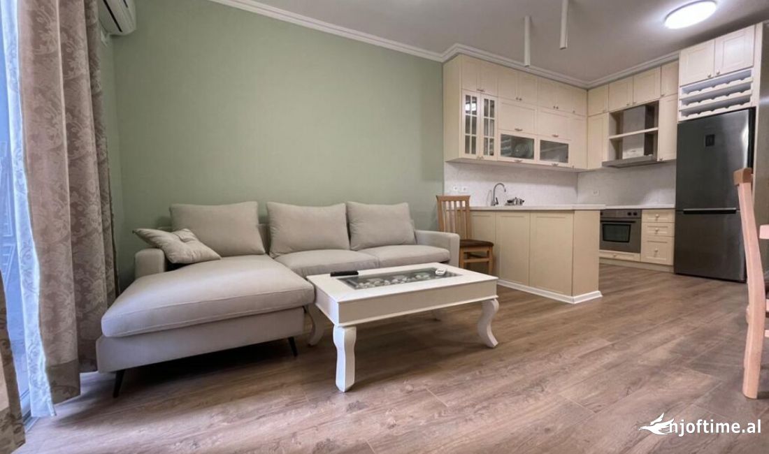 Shtepi me qera Apartament ne Tirane, 2+1, Mobilimi E mobiluar, Pagesa 900  Euro.