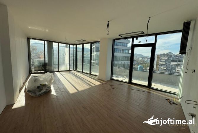 Ambient biznesi me qera 3+1 ne Tirane - 1,600 Euro