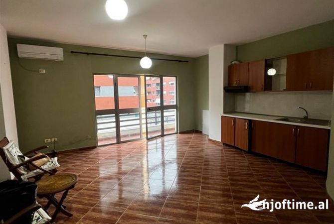 Shtepi me qera 2+1 ne Tirane - 350 Euro