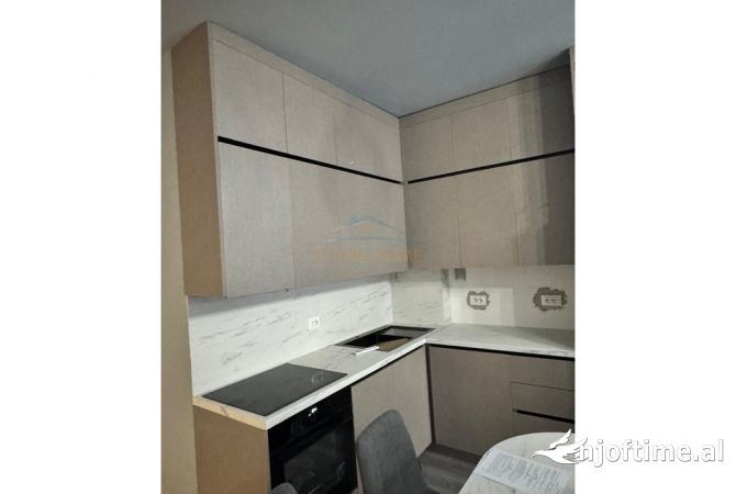 Shtepi me qera Apartament ne Tirane, 1+1, Mobilimi E mobiluar, Pagesa 650  Euro.