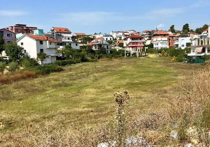 Truall ose Toke ne Tirane - 400,000 Euro