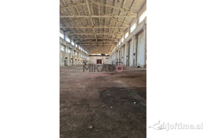 Ambient biznesi me qera 4+1 ne Elbasan - 4,000 Euro