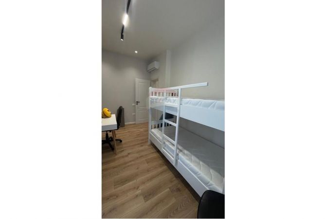 Shtepi me qera 2+1 ne Tirane - 700 Euro