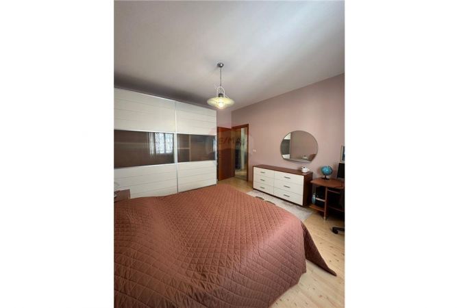 Shtepi me qera 2+1 ne Tirane - 650 Euro