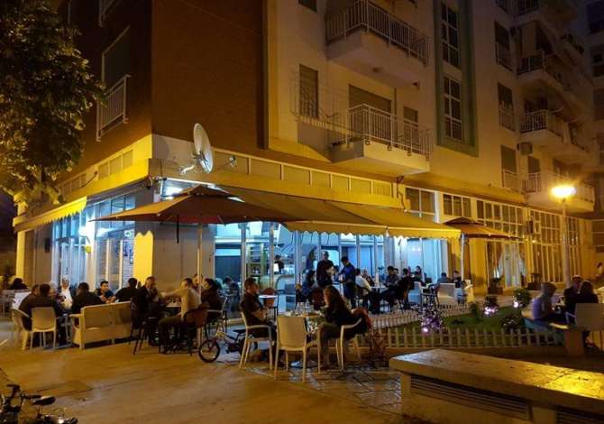 Ambient biznesi me qera 2+1 ne Tirane - 1,200 Euro
