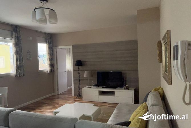 Shtepi me qera Apartament ne Tirane, 1+1, Mobilimi E mobiluar, Pagesa 700  Euro.
