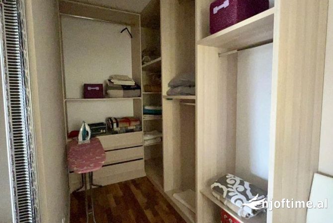 Shtepi me qera Apartament ne Tirane, 1+1, Mobilimi E mobiluar, Pagesa 700  Euro.