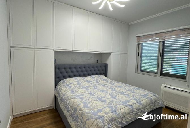 Shtepi ne shitje Apartament ne Tirane, 2+1, Mobilimi E mobiluar, Pagesa 188,000  Euro.
