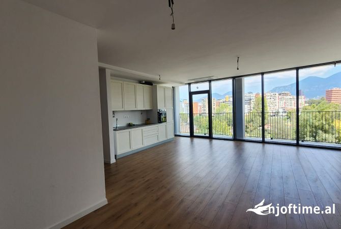 Ambient biznesi me qera 3+1 ne Tirane - 1,400 Euro