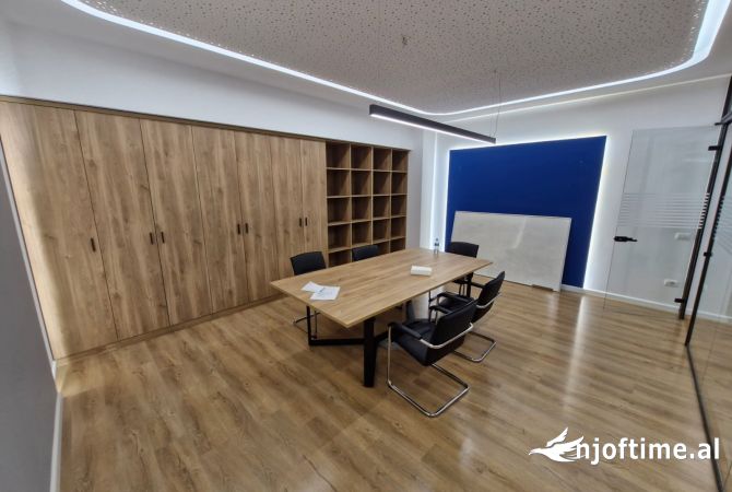 AMBIENTE ZYRASH ME QIRA, KOMPLEKSI DELIJORGJI