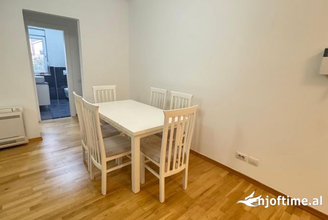 Shtepi me qera Apartament ne Tirane, 1+1, Mobilimi E mobiluar, Pagesa 700  Euro.