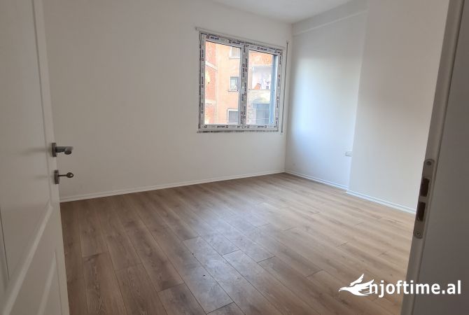 Shtepi ne shitje Apartament ne Tirane, 2+1, Mobilimi Bosh, pa mobiluar, Pagesa 163,525  Euro.