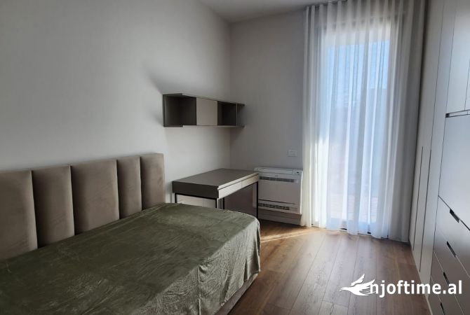 Shtepi me qera Apartament ne Tirane, 2+1, Mobilimi E mobiluar, Pagesa 1,800  Euro.