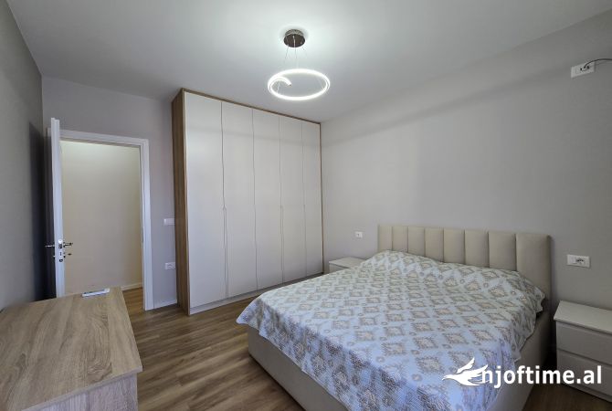 Shtepi me qera 2+1 ne Tirane - 800 Euro