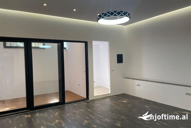 Business Property in Sale 1+1 in Tirana - 270,000 Euro