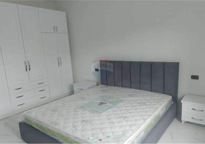 Shtepi me qera Apartament ne Tirane, 2+1, Mobilimi E mobiluar, Pagesa 300  Euro.