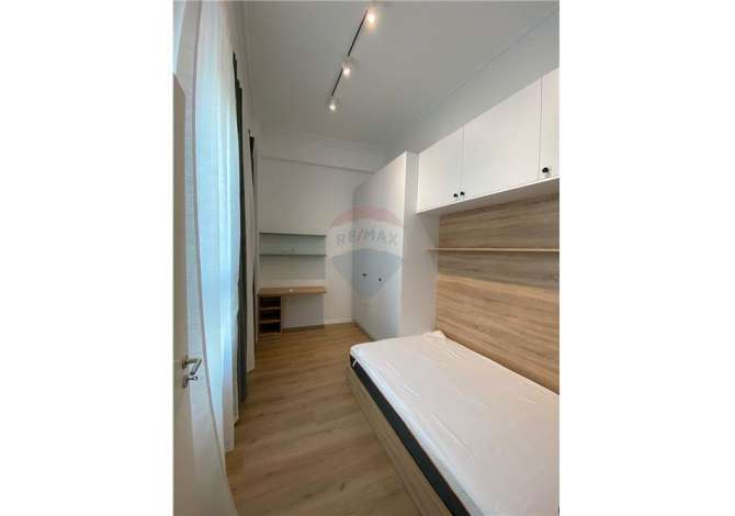 Shtepi me qera Apartament ne Tirane, 3+1, Mobilimi E mobiluar, Pagesa 700  Euro.