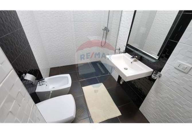 Shtepi me qera Apartament ne Tirane, 2+1, Mobilimi E mobiluar, Pagesa 800  Euro.