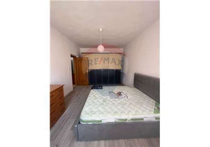 Shtepi me qera Apartament ne Tirane, 2+1, Mobilimi E mobiluar, Pagesa 500  Euro.