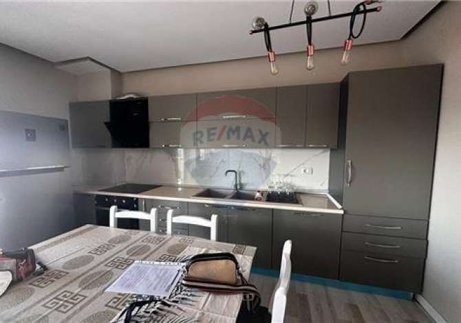 Shtepi me qera 2+1 ne Tirane - 550 Euro