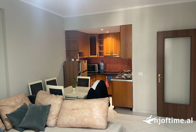 Shtepi me qera 1+1 ne Tirane - 400 Euro