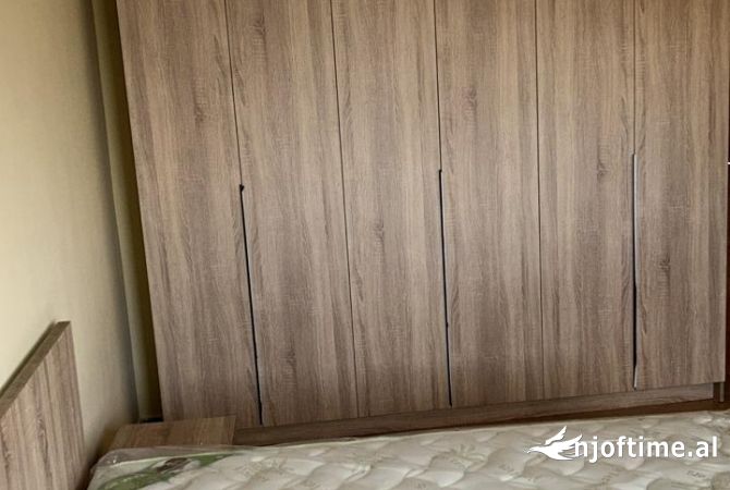 Shtepi me qera Apartament ne Tirane, 2+1, Mobilimi E mobiluar, Pagesa 600  Euro.