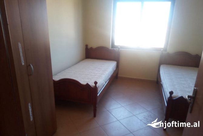 Shtepi me qera Apartament ne Tirane, 2+1, Mobilimi E mobiluar, Pagesa 600  Euro.