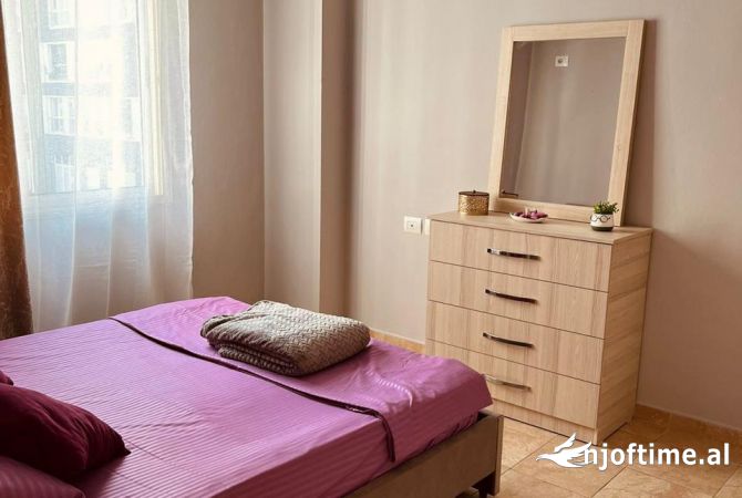 Shtepi me qera 2+1 ne Tirane - 650 Euro