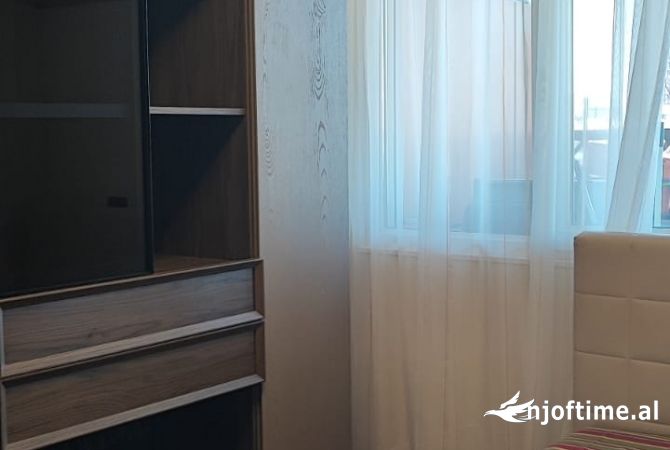 Shtepi me qera 3+1 ne Tirane - 1,000 Euro