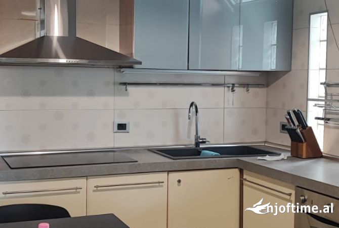 Shtepi me qera 3+1 ne Tirane - 1,000 Euro
