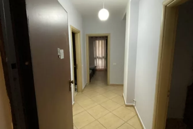 Shtepi me qera Apartament ne Tirane, 2+1, Mobilimi E mobiluar, Pagesa 600  Euro.