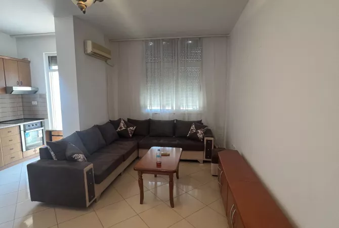 Shtepi me qera 2+1 ne Tirane - 550 Euro