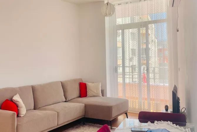 Shtepi me qera Apartament ne Tirane, 1+1, Mobilimi E mobiluar, Pagesa 450  Euro.