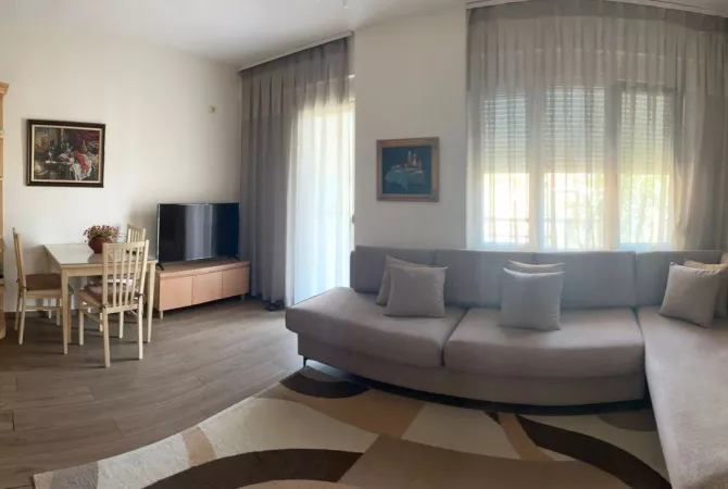 Shtepi me qera Apartament ne Tirane, 2+1, Mobilimi E mobiluar, Pagesa 750  Euro.