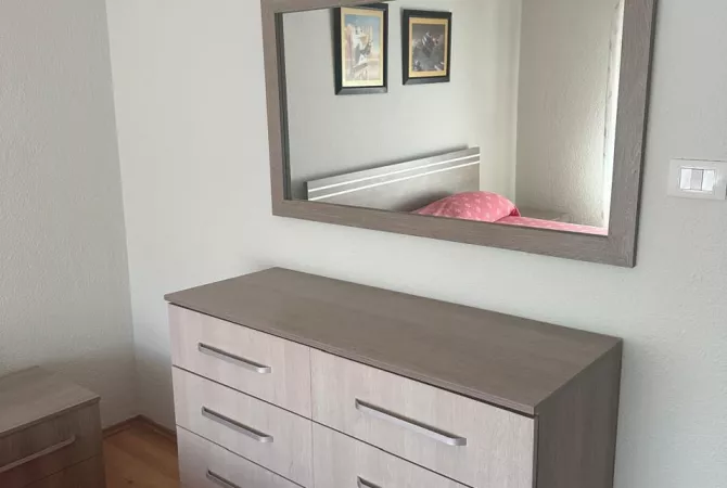 Shtepi me qera Apartament ne Tirane, 2+1, Mobilimi E mobiluar, Pagesa 700  Euro.