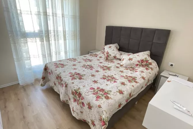 Shtepi me qera 2+1 ne Tirane - 660 Euro