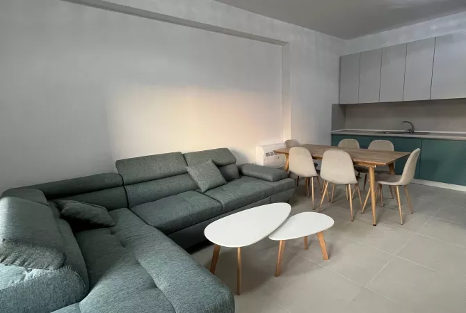 Shtepi me qera Apartament ne Tirane, 2+1, Mobilimi E mobiluar, Pagesa 650  Euro.