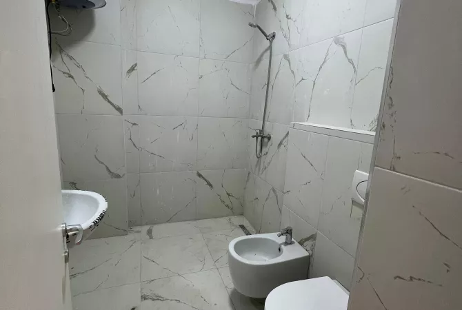 Shtepi me qera 2+1 ne Tirane - 650 Euro